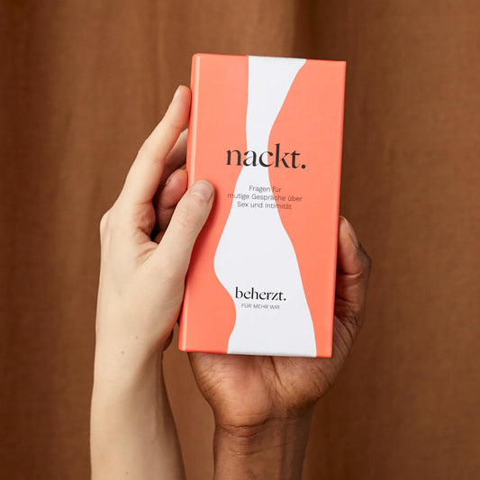 Beherzt: Nackt